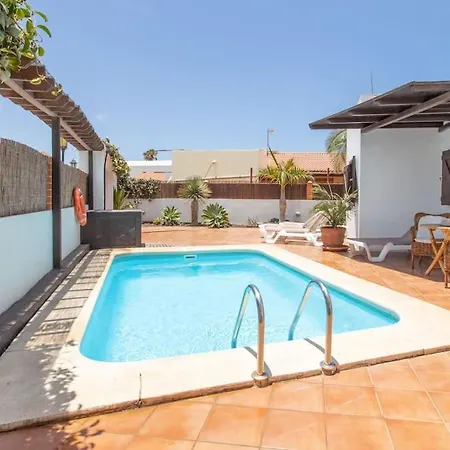 Rustica -heated Pool & Garden Near The * Corralejo